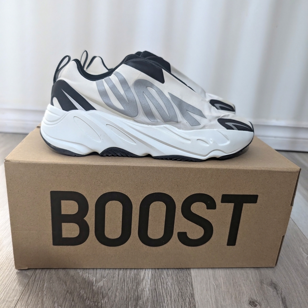 Men's Black and White Sneakers